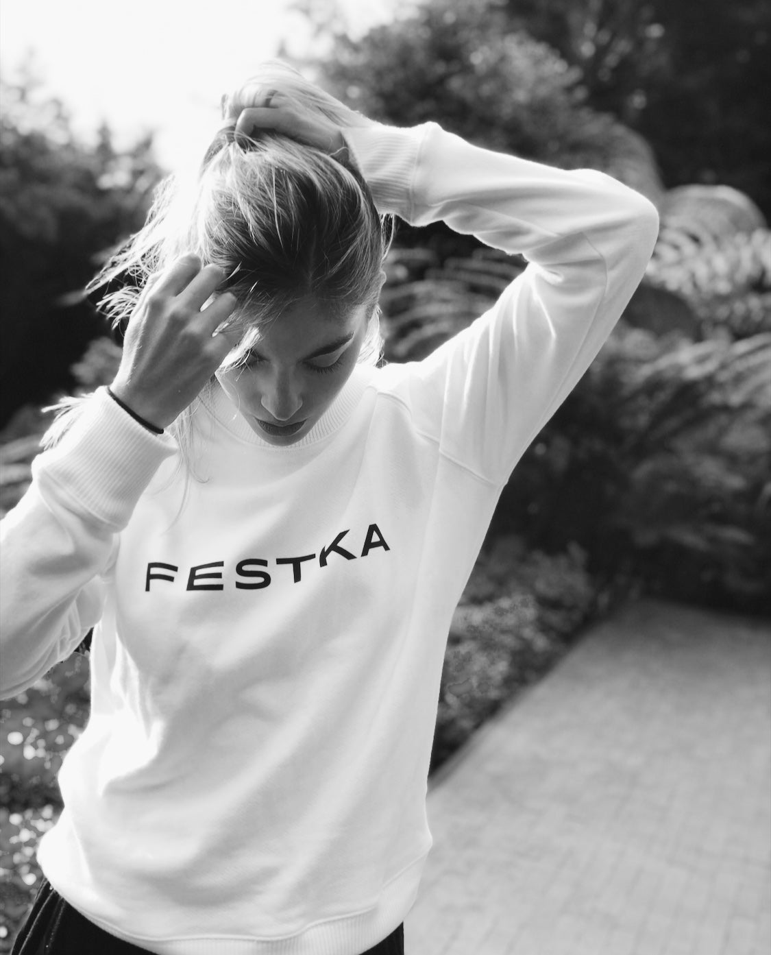 Festka x CHATTY sweatshirt WHITE